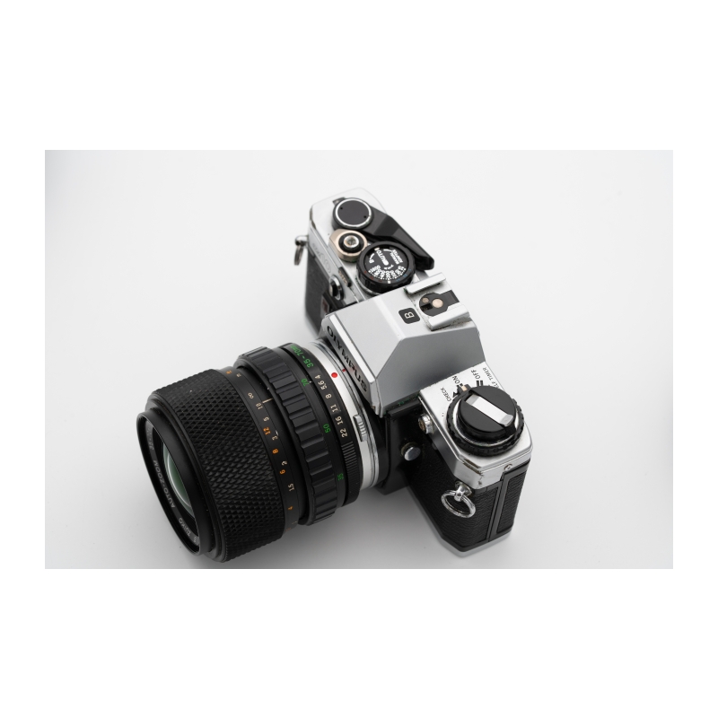 OM-10 + Zuiko Auto-Zoom 35-70mm f/4 – Occasion