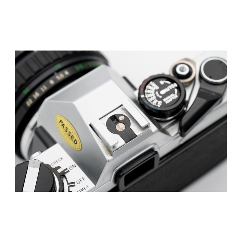OM-10 + Zuiko MC Auto-Zoom 35-70mm f/4 – Occasion
