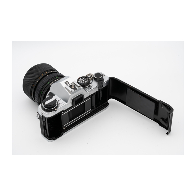 OM-10 + Zuiko Auto-Zoom 35-70mm f/4 – Occasion