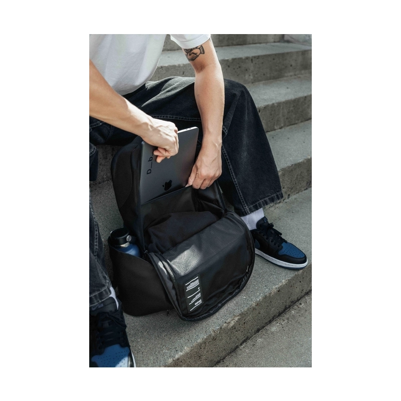 Skateboarding Daypack 20L Black Out tas
