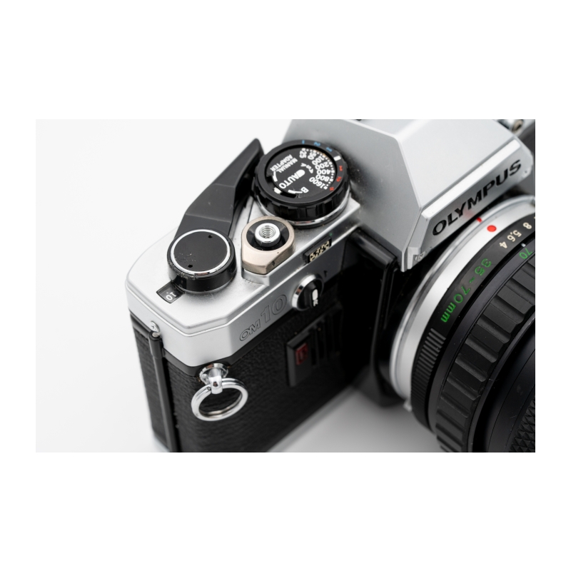 OM-10 + Zuiko MC Auto-Zoom 35-70mm f/4 – Occasion