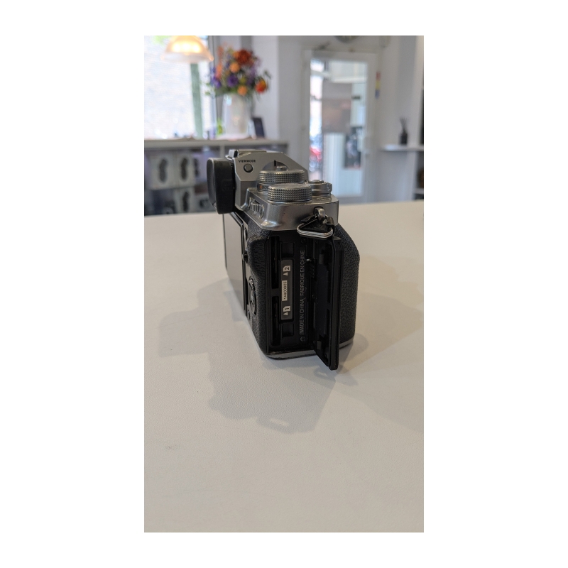 X-T4 Body Silver occasion