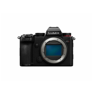 LUMIX S5D Black + S 18-40mm f/4.5-6.3