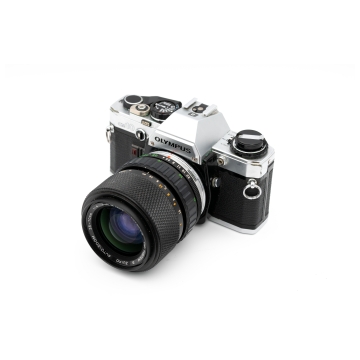 OM-10 + Zuiko Auto-Zoom 35-70mm f/4 – Occasion