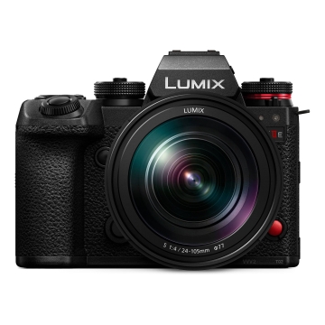 LUMIX DC-S1II + S 24-105mm f/4.0